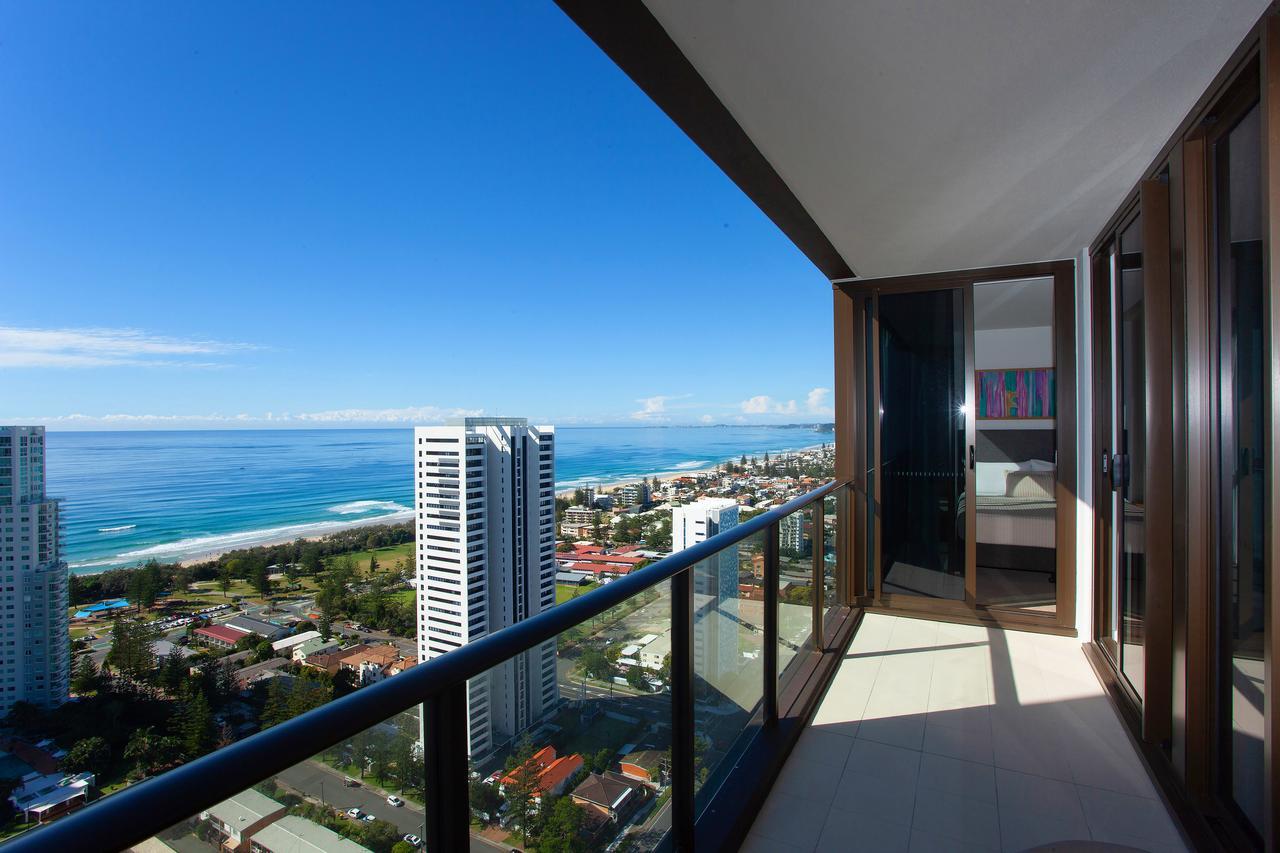 High Floor Ocean View Suites Broadbeach Gold Coast Exterior photo