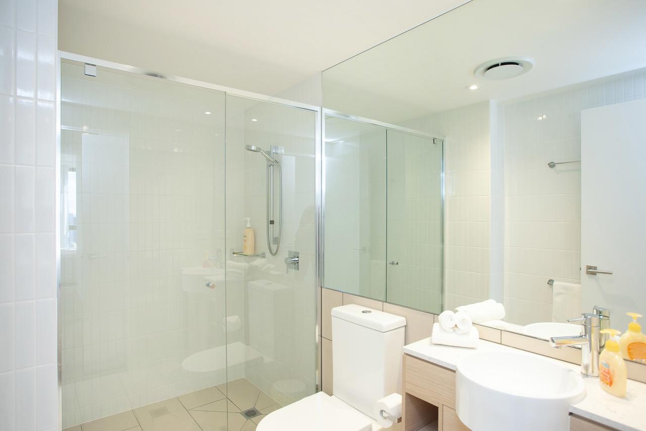 High Floor Ocean View Suites Broadbeach Gold Coast Exterior photo